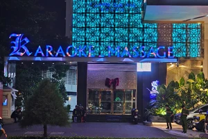 Video: Bộ Công an khám xét khách sạn Quinter central Nha Trang