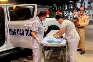 CSGT mở đường đưa sản phụ chuyển dạ trên cao tốc đến bệnh viện an toàn