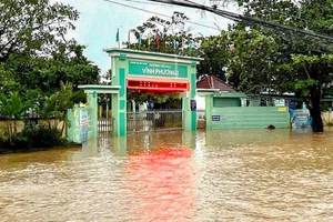 Lũ tiếp tục lên, nhiều trường ở Khánh Hòa tiếp tục cho học sinh nghỉ học