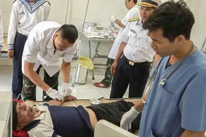 Bệnh xá đảo Song Tử Tây cứu thợ lặn bị liệt chi do giảm áp