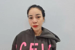 Bắt giữ 'nữ quái' có lệnh truy nã đặc biệt