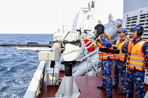 Hải quân Việt Nam - Trung Quốc hoàn thành huấn luyện liên hợp, bắn đạn thật trên biển