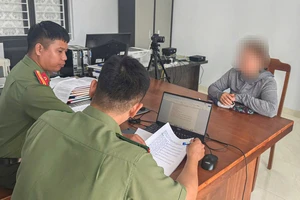 2 người bị mời làm việc vì bình luận không đúng liên quan Thiếu tá Nguyễn Xuân Hải