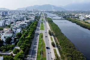 Dự án 590 tỉ đồng chưa thể nghiệm thu vì 2 hàng cây xanh quá đẹp ở ven sông