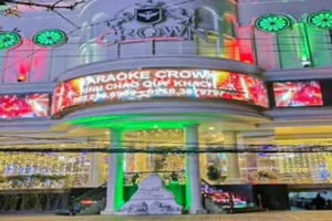 Mâu thuẫn trong lúc tính tiền, quản lý quán karaoke đánh khách sưng mặt