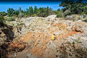 Khánh Hòa: Đất trong vùng dự án bị múc trộm hàng trăm m3 khi chờ đền bù