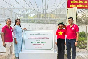 Kiều bào Ba Lan tặng vườn rau xanh cho quân, dân đặc khu Trường Sa