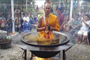 Lật tẩy phép màu của các nhà sư 'dỏm' đất Thái