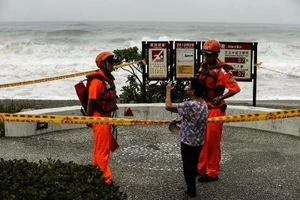 Siêu bão Nepartak khiến giao thông cả Đài Loan tê liệt