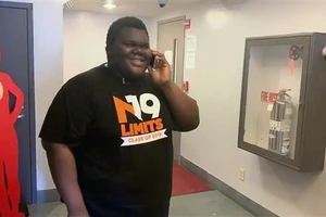 Một học sinh vô gia cư ở Mỹ được 17 trường cấp học bổng