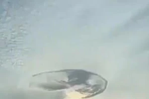 Kỳ bí ‘lỗ hổng’ trên bầu trời UAE