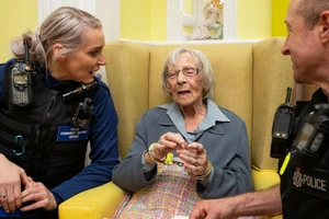 Lạ đời chuyện cụ bà 104 tuổi khao khát ngồi tù