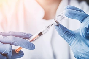 Tiêm 20 loại nước ép trái cây, người phụ nữ suýt chết