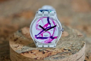 'Lợn họa sĩ ' Pigcasso gây sốt với mẫu đồng hồ đắt khách