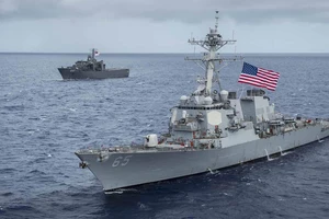 Mỹ thách thức Trung Quốc giữa lúc chiến tranh thương mại