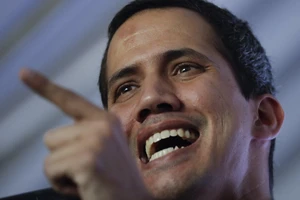 Ông Guaido bị cấm hoạt động công quyền