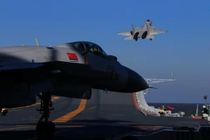 Chiến đấu cơ Trung Quốc chuẩn bị bay vào biển Hoa Đông. Ảnh: CFR