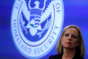 Bộ trưởng An ninh Nội địa Mỹ bất ngờ từ chức