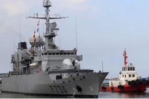 Bắc Kinh nổi giận khi tàu Pháp qua eo biển Đài Loan