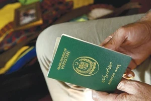 Mỹ tấn công Pakistan bằng lệnh trừng phạt visa