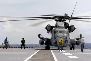 Trung Quốc bị tố 'gây khó dễ' tàu, máy bay ở Biển Đông