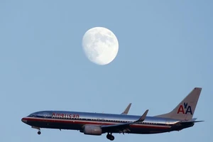 Mỹ cấm bay gần không phận Iran