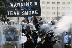 Báo Trung Quốc: 'Không khoan nhượng' với biểu tình Hong Kong