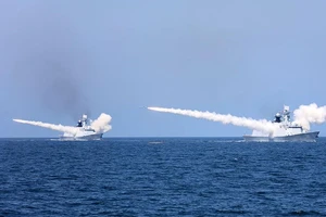 Bị cáo buộc thử tên lửa ở biển Đông, Trung Quốc nói gì?