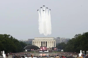 Mỹ chi hơn 1 triệu USD cho màn phô diễn sức mạnh quân sự