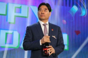 Tỉ phú Trung Quốc bị bắt vì ấu dâm