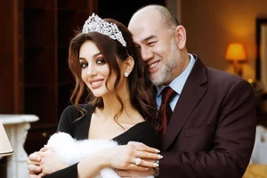 Cựu quốc vương Malaysia bất ngờ ly hôn