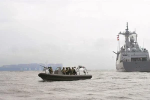 Trợ lực Mỹ, Hàn Quốc gửi hải quân tới eo biển Hormuz