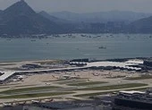 Hong Kong hủy 100 chuyến bay giữa căng thẳng biểu tình