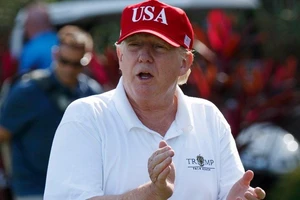 Xả súng liên hoàn ở Mỹ: Ông Trump vẫn đi chơi gôn