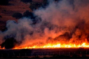 Israel và Hezbollah không kích dữ dội gần biên giới Lebanon