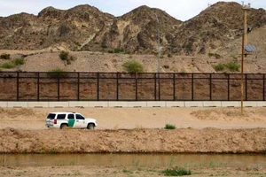 Lầu Năm Góc chi 3,6 tỉ USD tiếp tục xây tường biên giới