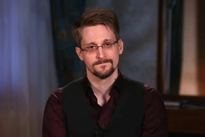 Mỹ muốn thu tiền bán cuốn hồi ký của Edward Snowden