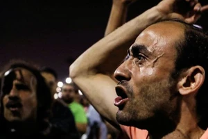 'Hãy từ chức, Sisi!'