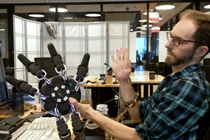 Facebook chi gần 1 tỉ USD mua lại start-up điện toán não