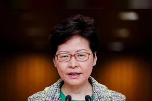 Lãnh đạo Hong Kong lần đầu đối thoại với người biểu tình