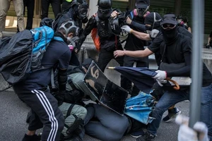 Hong Kong: Biểu tình rầm rộ trước thềm quốc khánh Trung Quốc