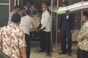 Bộ trưởng an ninh Indonesia bị đâm dao