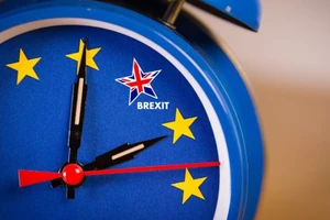 Brexit vẫn diễn ra ngày 31-10 dù thủ tướng Anh gửi thư hoãn