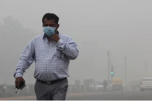 Máy bay phải chuyển hướng vì ô nhiễm không khí quá nặng