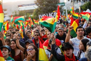 Cảnh sát Bolivia gia nhập phe biểu tình chống chính phủ