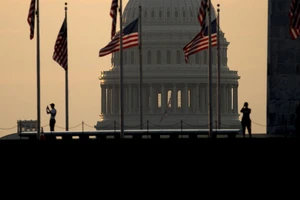 Mỹ gấp rút ngăn chặn chính phủ đóng cửa