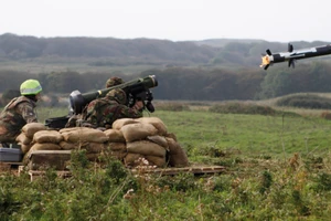 Ukraine mua hệ thống tên lửa chống tăng của Mỹ