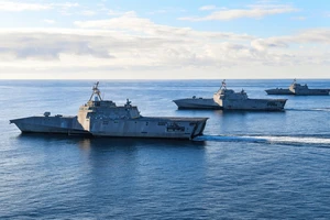 Hạm đội tàu không người lái Mỹ trực chiến Trung Quốc