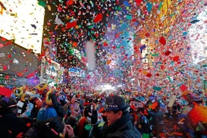 TP New York (Mỹ) chuẩn bị đón giao thừa mừng năm mới. Ảnh: AP