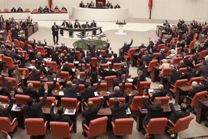 Quốc hội Thổ Nhĩ Kỳ thông qua dự luật cho phép triển khai quân đến Libya vào ngày 2-1. Ảnh: AP